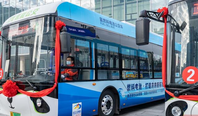 建設“川南氫港”，內江開通了西部第一條氫燃料電池重卡示范線.jpg
