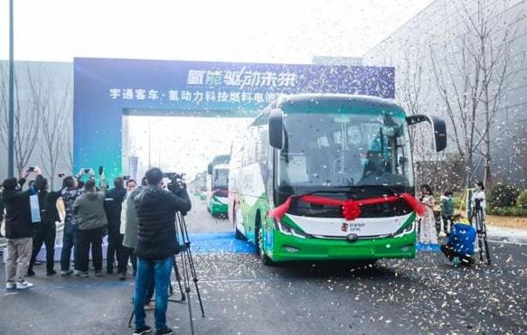 宇通簽約國(guó)家電投氫能，100輛大巴交付.jpg