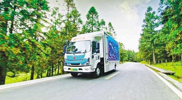攜手推進汽車、電子信息等產業，共建成渝氫走廊，廣泛開展互采互供一鏈合作，推動川渝經濟高質量發展.jpg