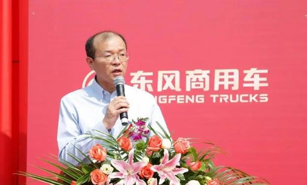 拿下200臺氫能車輛運營大單，三央企合作助力武漢首批“喝氫吐水”渣土車年內上路.jpg