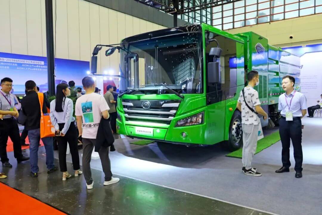 宇通新能源產品亮相2023第十一屆鄭州國際新能源汽車博覽會.jpg